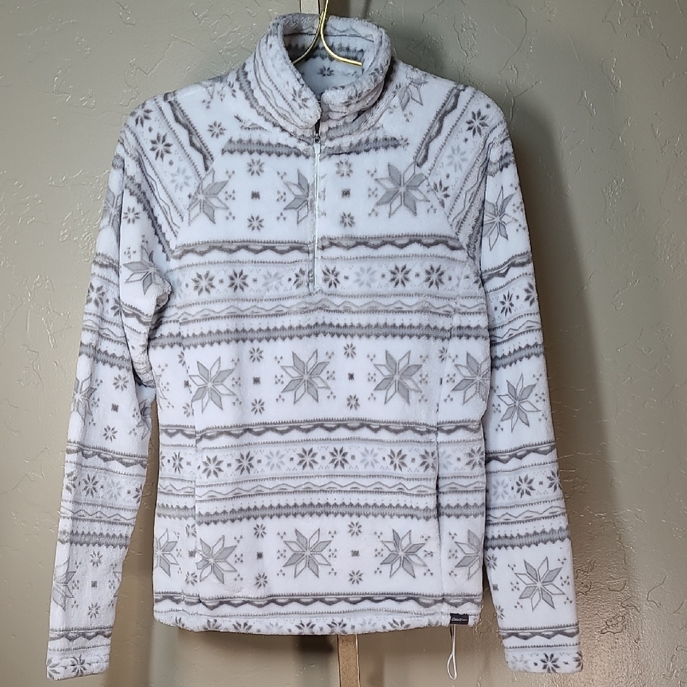 White and Gray Snowflake Fleece Pullover